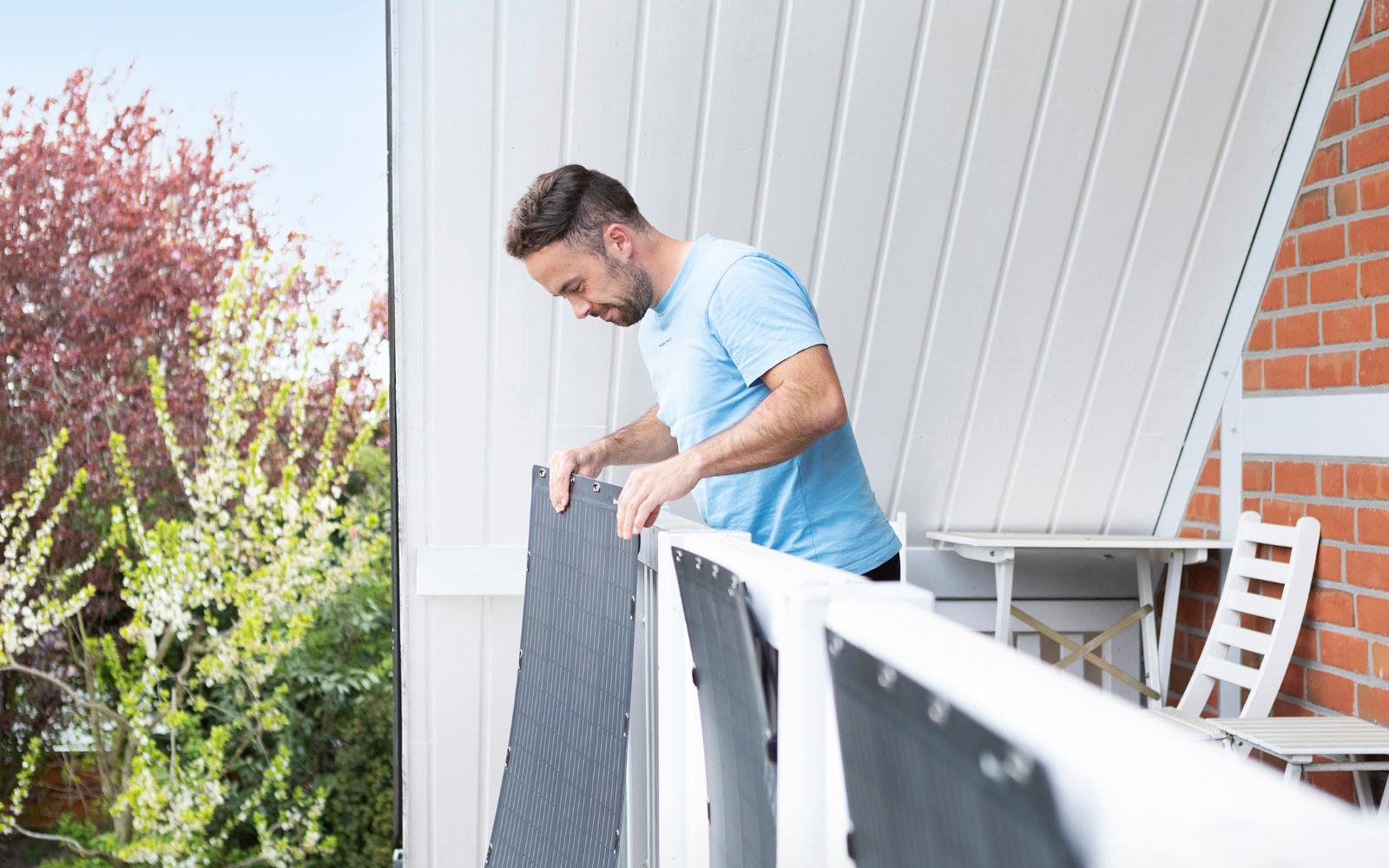 Können Solarzellen an dem Balkon einer Wohnung installiert werden? – Paua  Solutions